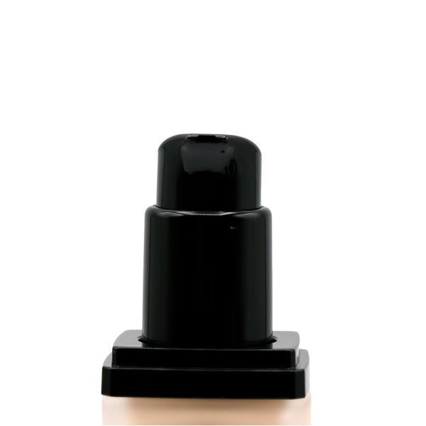 Тональная основа CC Matte+Poreless, Global Fashion G012, Natural Tan 24971 фото